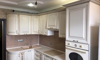 Кухни с фасадами из эмали